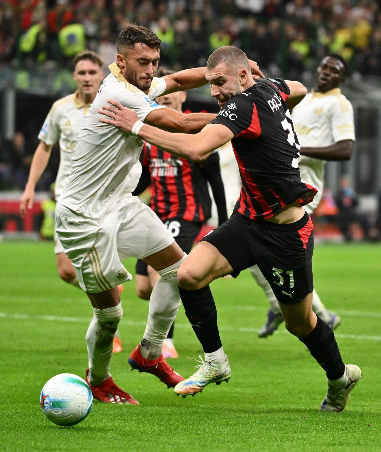 包含西汉姆发布备战花絮,清晨战术微调,意甲任务艰巨,年轻球员得到机会的词条 包含西汉姆发布备战花絮,清晨战术微调,意甲任务艰巨,年轻球员得到机会的词条