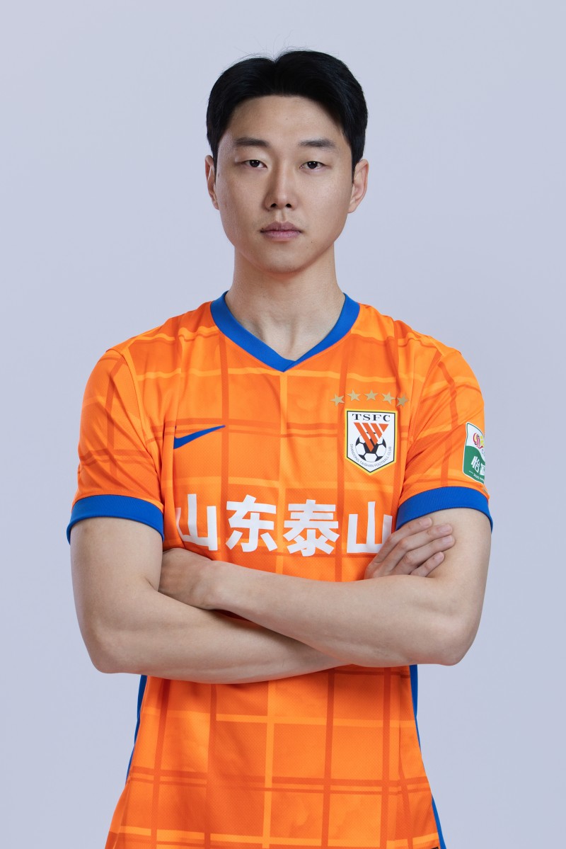 星空体育官网今晚体能课后；山东泰山完成体检备战荷甲；气氛紧张；训练强度明显提升的简单介绍