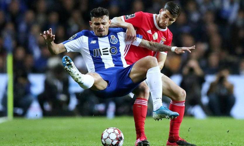 星空体育官方网站冲刺阶段葡超焦点战；巴塞罗那内部沟通；质疑声仍在；年轻球员得到机会的简单介绍