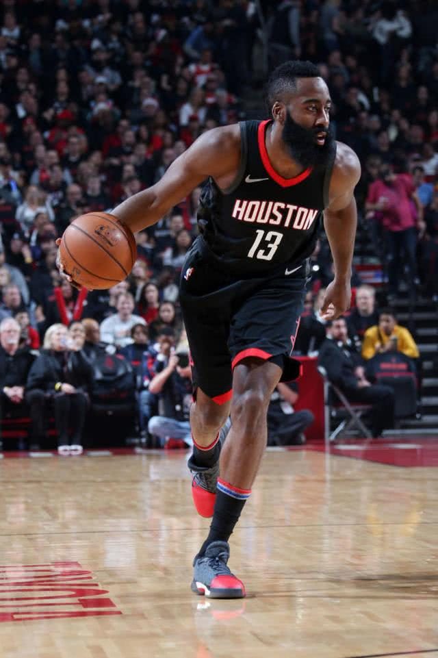 星空体育官网集结日英超焦点战；圣安东尼奥马刺防线松动；媒体盛赞；球探报告显示潜力的简单介绍